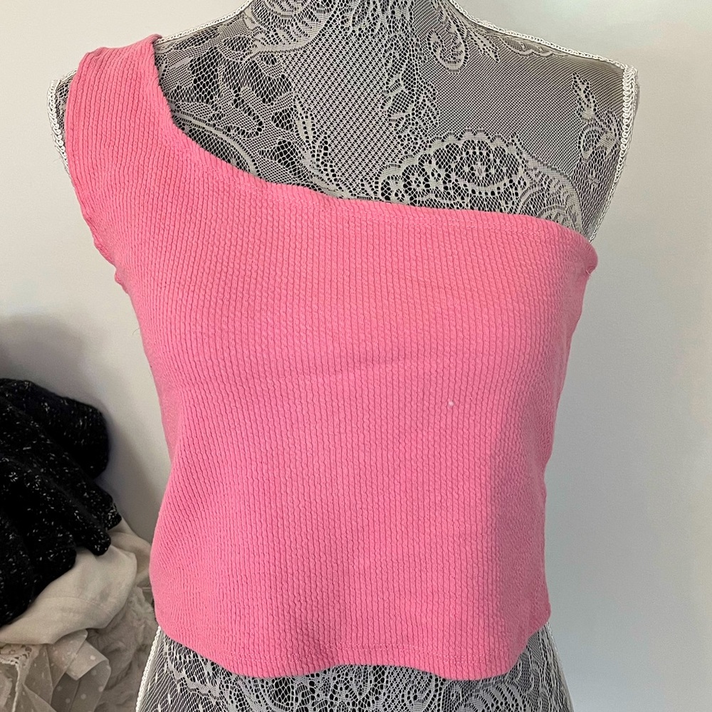 Pink ribbed top